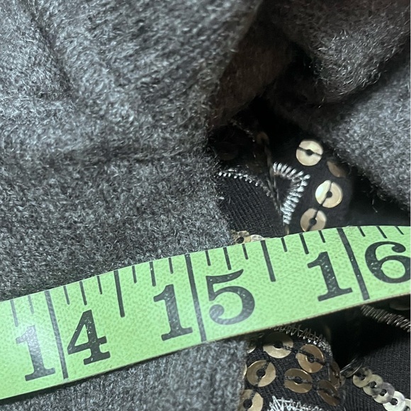 Vtg BCBG Cold Shoulder Gray 100% Cashmere Sweater Sz S Women - Picture 3 of 6